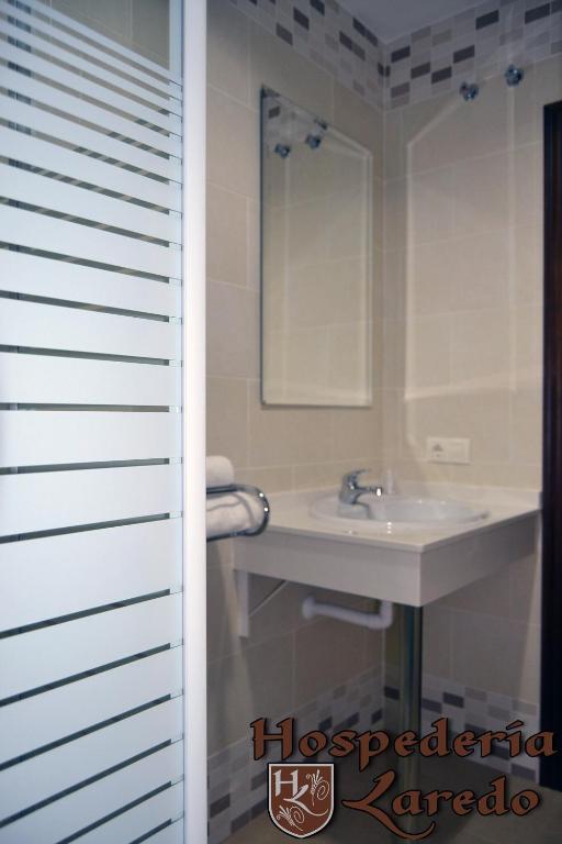 Hospederia Laredo Hotel La Carlota Cameră foto